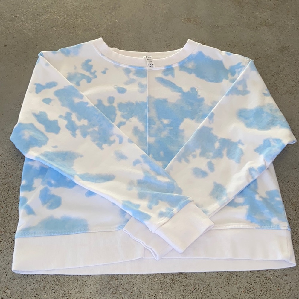ZYIA Active Boxy Blue & White Tie-Dye Sweatshirt